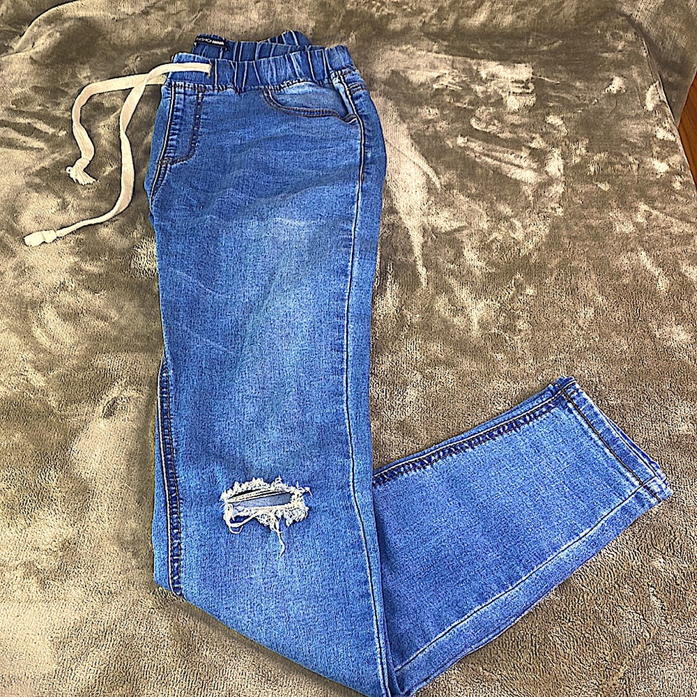 Fashion Nova Super Stretch High Rise Distressed Jeans with Drawstring || Medium